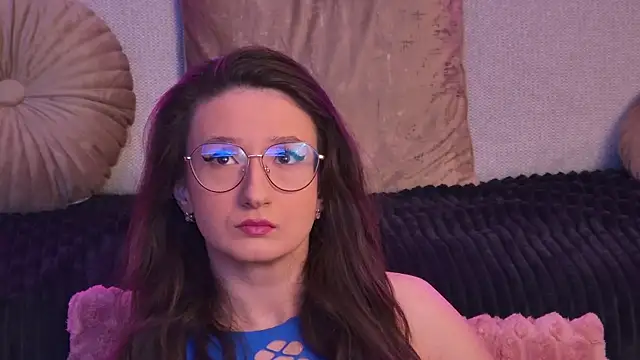 Snapshot of TheaMalekoo chatting on January 2026 07:21:01 AM TheaMalekoo online show from January 2026 07:21:01 AM