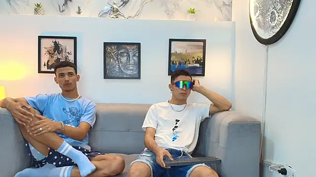 YOUNG GUYS1 online show from December 2025 01:25:02 AM