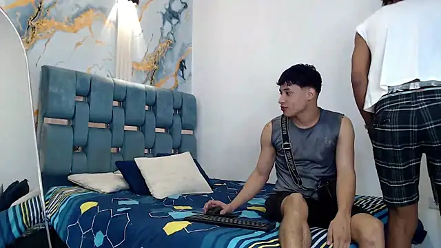 YOUNG GUYS1 online show from February 2026 01:20:02 AM