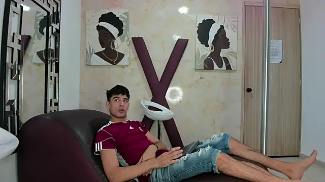 Snapshot of YOUNG_GUYS1 chatting on June 2026 07:21:02 AM YOUNG GUYS1 online show from June 2026 07:21:02 AM