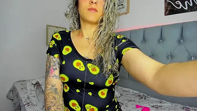 Srta-Melina online show from December 2025 05:51:01 PM