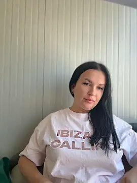 Snapshot of MeganBlueq chatting on May 2026 09:14:01 AM MeganBlueq online show from May 2026 09:14:01 AM