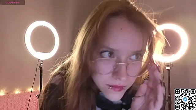 Snapshot of EmmaPratt chatting on January 2026 12:59:02 AM EmmaPratt online show from January 2026 12:59:02 AM