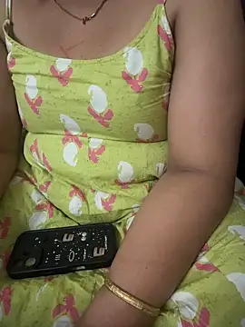 Snapshot of butterflyslay chatting on April 2026 06:03:02 PM butterflyslay online show from April 2026 06:03:02 PM