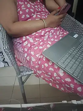 Snapshot of butterflyslay chatting on May 2026 06:33:01 AM butterflyslay online show from May 2026 06:33:01 AM