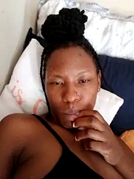 Snapshot of Merveiller chatting on December 2025 12:55:01 PM Merveiller online show from December 2025 12:55:01 PM