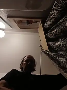 Olivassl22 online show from July 2026 04:35:02 PM
