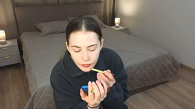 Snapshot of LouieRemeder chatting on December 2025 04:19:01 AM LouieRemeder online show from December 2025 04:19:01 AM