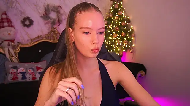 MollyyMayy online show from December 2025 03:20:04 PM