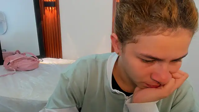 VivianOwen9 online show from February 2026 11:42:02 AM