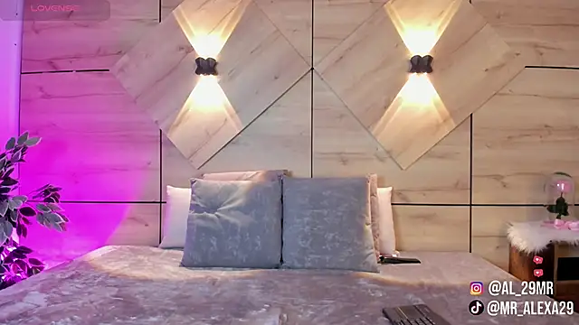 sussan fox  online show from February 2026 07:48:01 PM