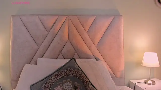 Snapshot of Amelia_Saenz_ chatting on February 2026 07:09:01 PM Amelia Saenz online show from February 2026 07:09:01 PM