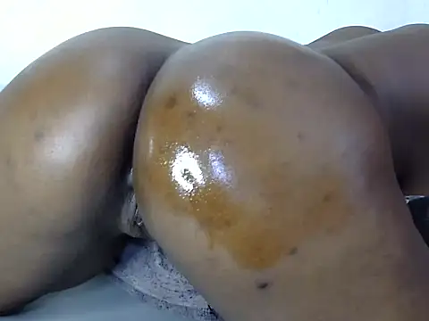 Snapshot of Erotic_vybez_ chatting on December 2025 06:41:02 AM Erotic vybez online show from December 2025 06:41:02 AM