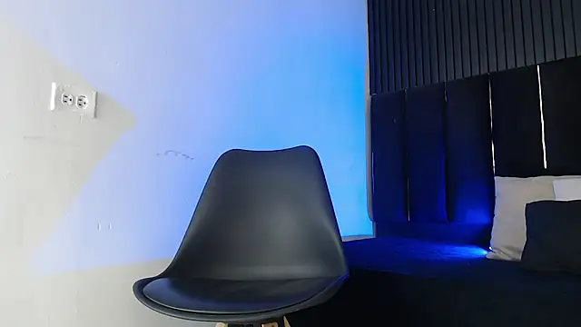 SmoothAlpha  online show from February 2026 02:48:01 PM