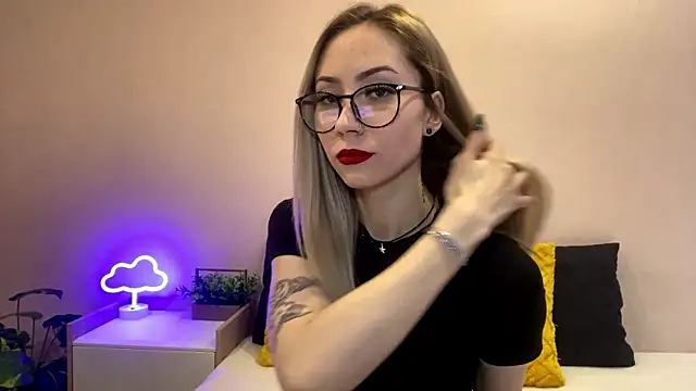 sun under skyy online show from December 2025 09:27:02 AM