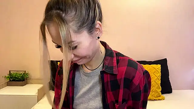 sun under skyy online show from December 2025 10:11:02 AM