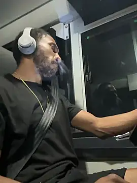 Snapshot of Pleasure_Overlord chatting on March 2026 07:47:01 AM Pleasure Overlord online show from March 2026 07:47:01 AM