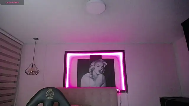 Snapshot of Kendall_fox_x chatting on January 2026 03:20:01 AM Kendall fox x online show from January 2026 03:20:01 AM