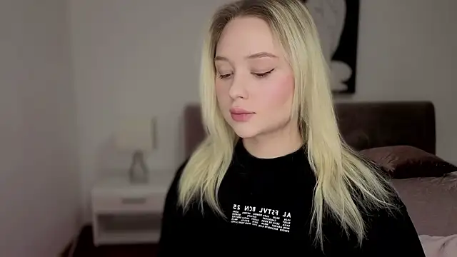 Jessiestar  online show from February 2026 02:00:02 PM