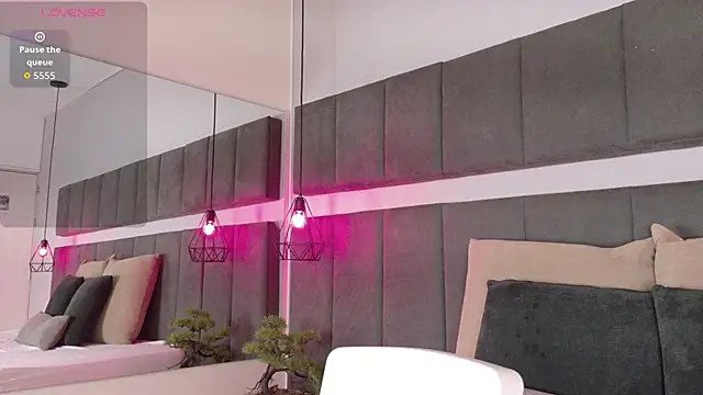 Snapshot of luna_blannco chatting on January 2026 01:02:01 PM luna blannco online show from January 2026 01:02:01 PM