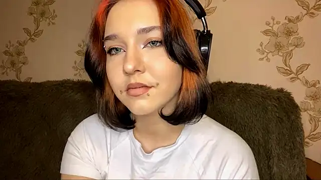 EmilyVeiro online show from February 2026 08:24:01 PM