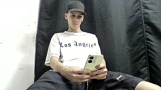 Snapshot of sam_hotttt_ chatting on January 2026 05:32:02 AM sam hotttt online show from January 2026 05:32:02 AM