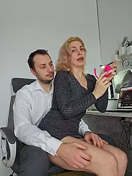 Lovebackground online show from February 2026 10:32:02 AM