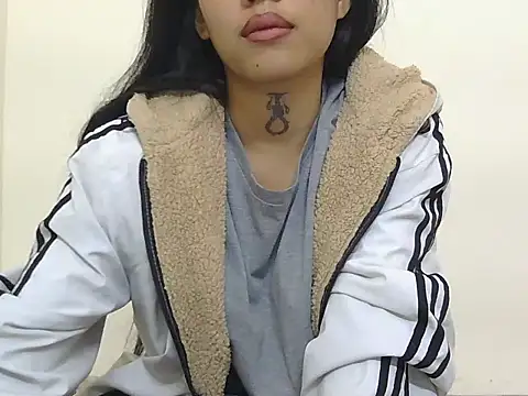 Cristina love69 online show from December 2025 05:20:01 PM