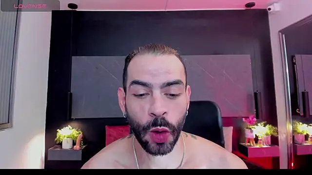 Snapshot of arcangel_harris chatting on February 2026 07:10:01 PM arcangel harris online show from February 2026 07:10:01 PM