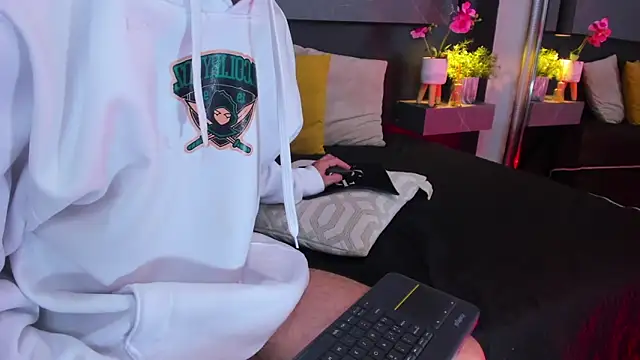 Snapshot of arcangel_harris chatting on February 2026 01:17:01 AM arcangel harris online show from February 2026 01:17:01 AM