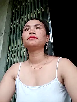 ngaytho004 online show from May 2026 11:00:01 PM