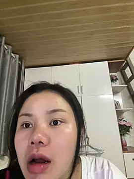 leo-kitty online show from April 2026 01:19:01 PM