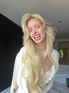 SunnyShiney online show from February 2026 02:52:02 AM