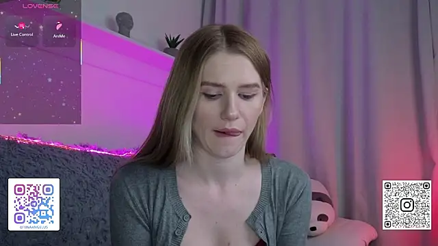 Snapshot of TinaAngel chatting on February 2026 01:04:02 AM TinaAngel online show from February 2026 01:04:02 AM