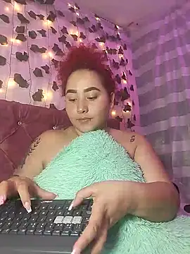 Snapshot of Ayla-marttinez chatting on June 2026 02:24:02 AM Ayla-marttinez online show from June 2026 02:24:02 AM