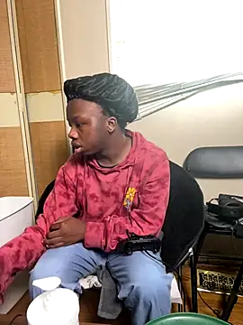 Snapshot of YourLittleBoyfriend chatting on December 2025 03:40:02 PM YourLittleBoyfriend online show from December 2025 03:40:02 PM