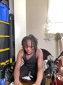 Snapshot of YourLittleBoyfriend chatting on February 2026 08:48:02 PM YourLittleBoyfriend online show from February 2026 08:48:02 PM