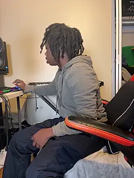 Snapshot of YourLittleBoyfriend chatting on February 2026 04:05:02 PM YourLittleBoyfriend online show from February 2026 04:05:02 PM