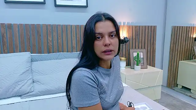 Mia Bellefort online show from February 2026 07:58:01 PM