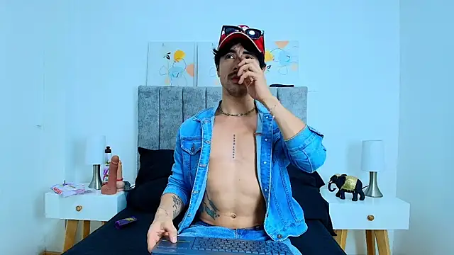 Snapshot of Ethan_Briggs chatting on January 2026 02:48:02 AM Ethan Briggs online show from January 2026 02:48:02 AM