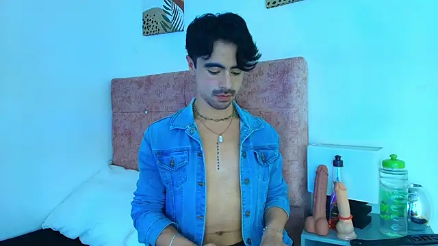 Snapshot of Ethan_Briggs chatting on January 2026 03:45:02 AM Ethan Briggs online show from January 2026 03:45:02 AM