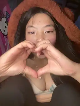 lux-su online show from March 2026 03:31:01 PM