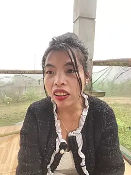 Snapshot of lux-su chatting on May 2026 01:44:01 AM lux-su online show from May 2026 01:44:01 AM