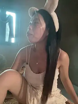 Snapshot of lux-su chatting on May 2026 03:45:02 AM lux-su online show from May 2026 03:45:02 AM