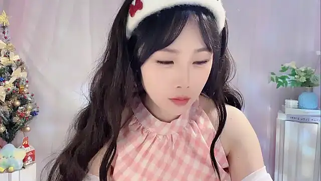 Snapshot of Pinkgirl520 chatting on December 2025 01:46:02 AM Pinkgirl520 online show from December 2025 01:46:02 AM