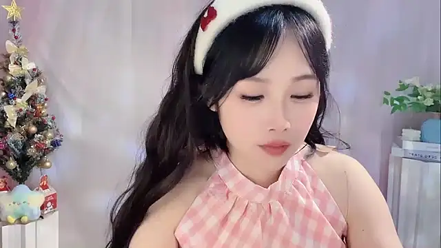 Snapshot of Pinkgirl520 chatting on December 2025 01:51:01 PM Pinkgirl520 online show from December 2025 01:51:01 PM