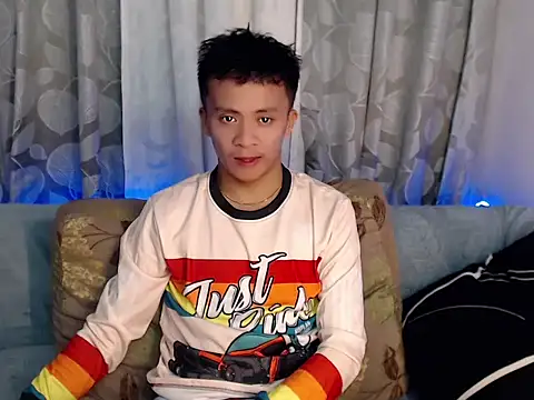Snapshot of ur_twinkKirk6969 chatting on May 2026 10:32:02 AM ur twinkKirk6969 online show from May 2026 10:32:02 AM