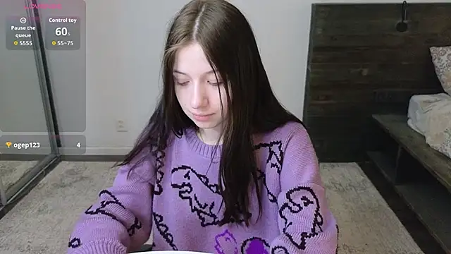 AlicePowells online show from April 2026 11:15:02 AM