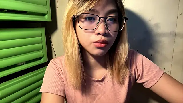 Snapshot of LenoraFrailey chatting on January 2026 05:21:02 AM LenoraFrailey online show from January 2026 05:21:02 AM