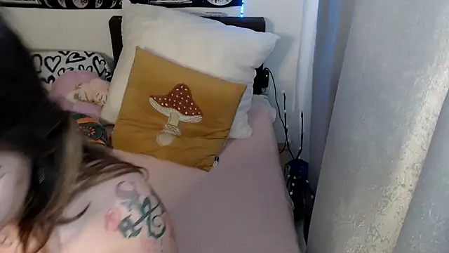 AlienforTwenty online show from April 2026 08:15:02 AM